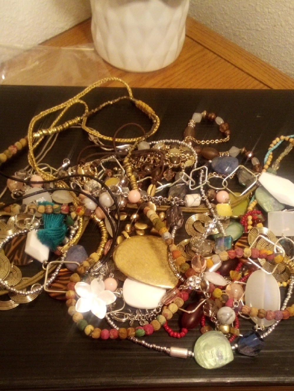 Miscellaneous Necklaces and Jewelry - Women’s - Picture 4 of 6